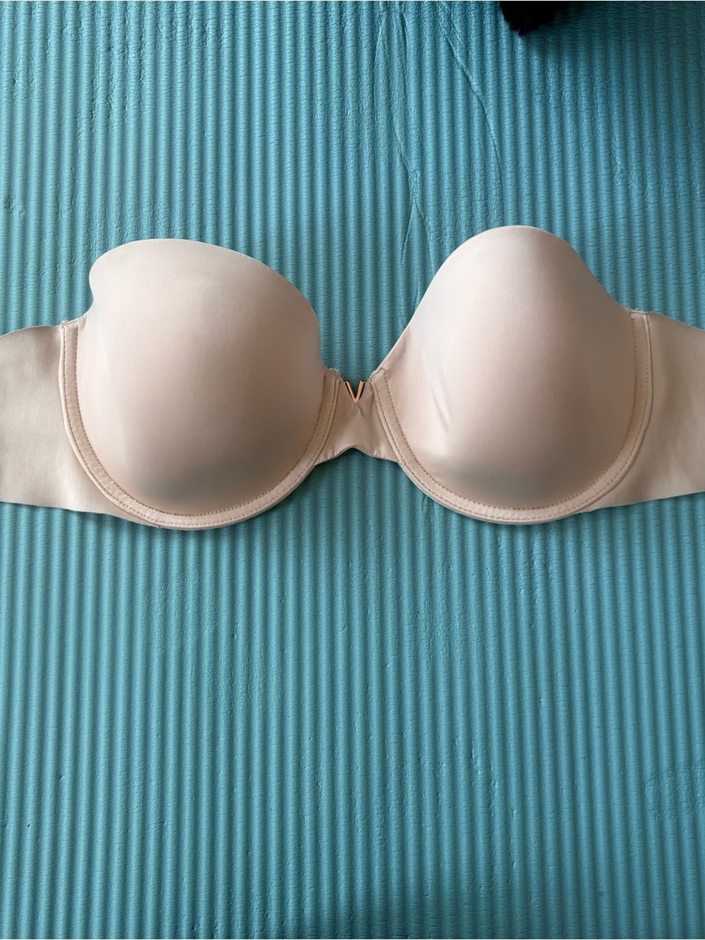 Victoria's Secret Strapless Nude Beige T-Shirt Bra